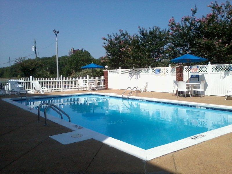 Holiday Inn Express And Suites Montgomery By Ihg Exterior foto